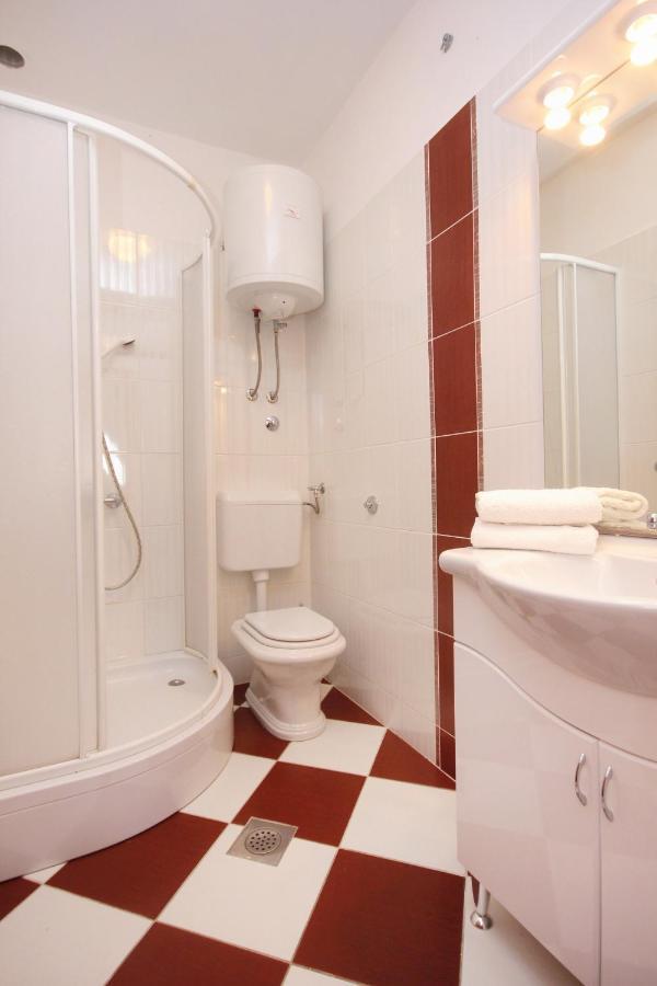 Apartments With A Parking Space Pag - 9388 Pag Town Bagian luar foto
